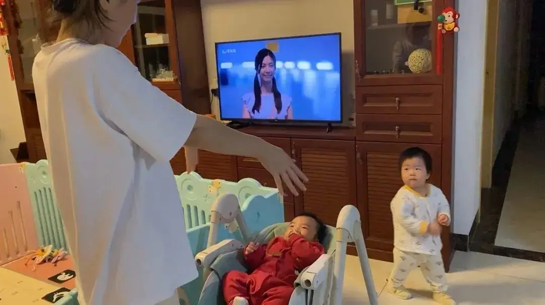 单亲妈妈合租生活_单身男性生子_单亲妈妈搭伙过日子