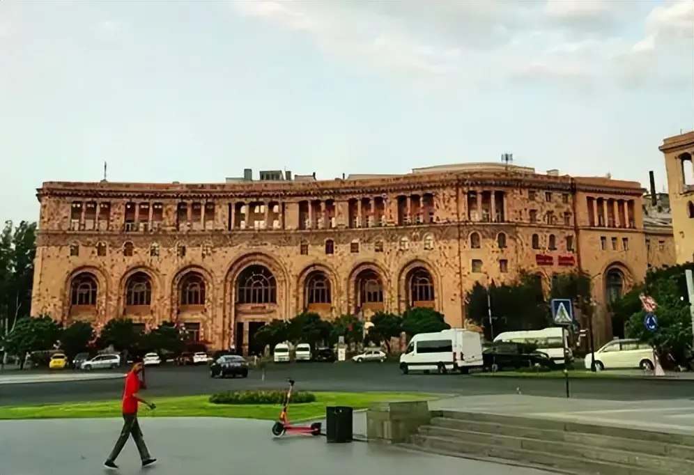 格鲁吉亚代孕多少钱_格鲁吉亚代孕诈骗_泰国女子被困卵子农场